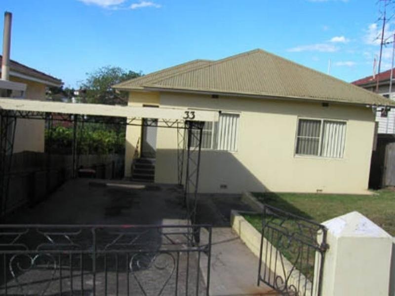 33 First Avenue, Warrawong NSW 2502
