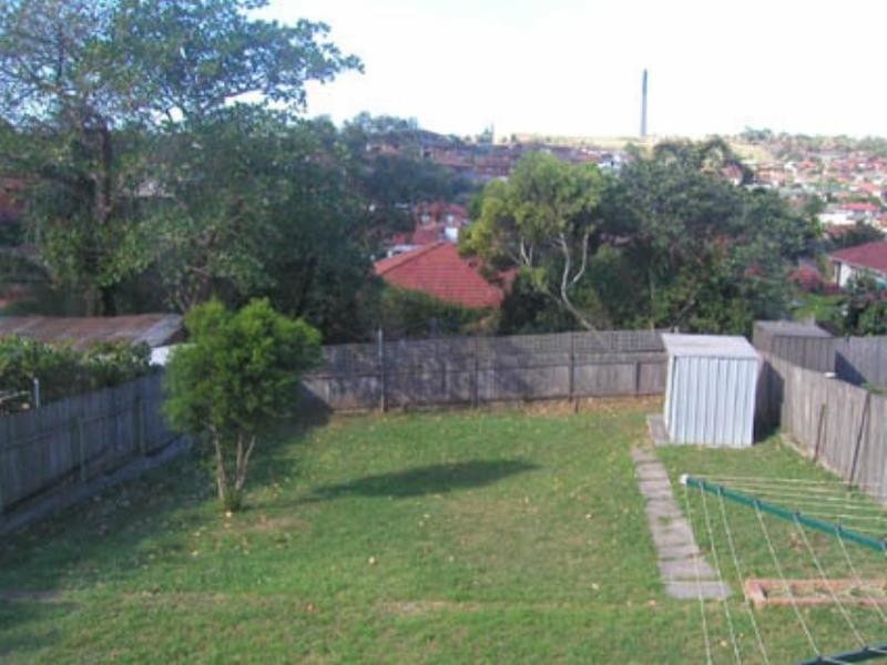 33 First Avenue, Warrawong NSW 2502