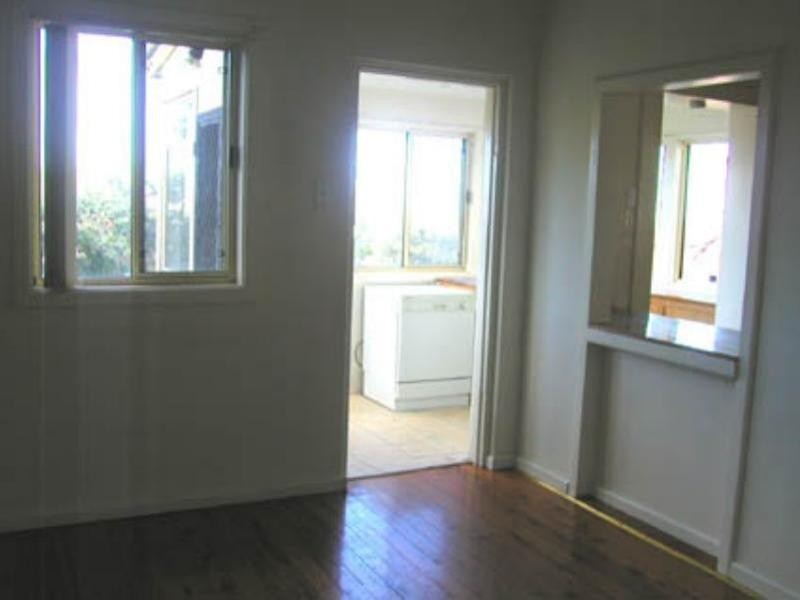 33 First Avenue, Warrawong NSW 2502