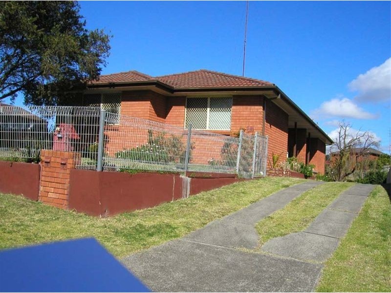 1/37 Chisholm Road, Lake Heights NSW 2502