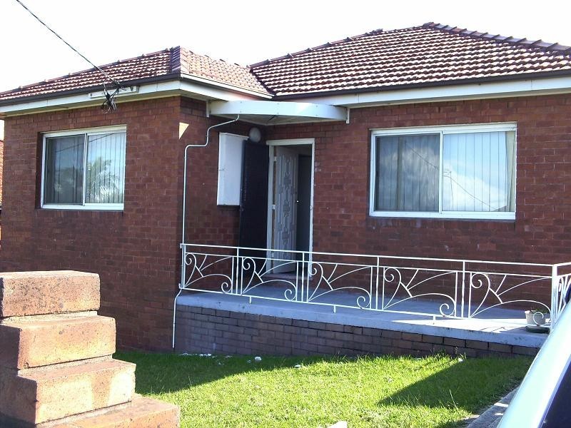 42 Lake Heights Road, Lake Heights NSW 2502