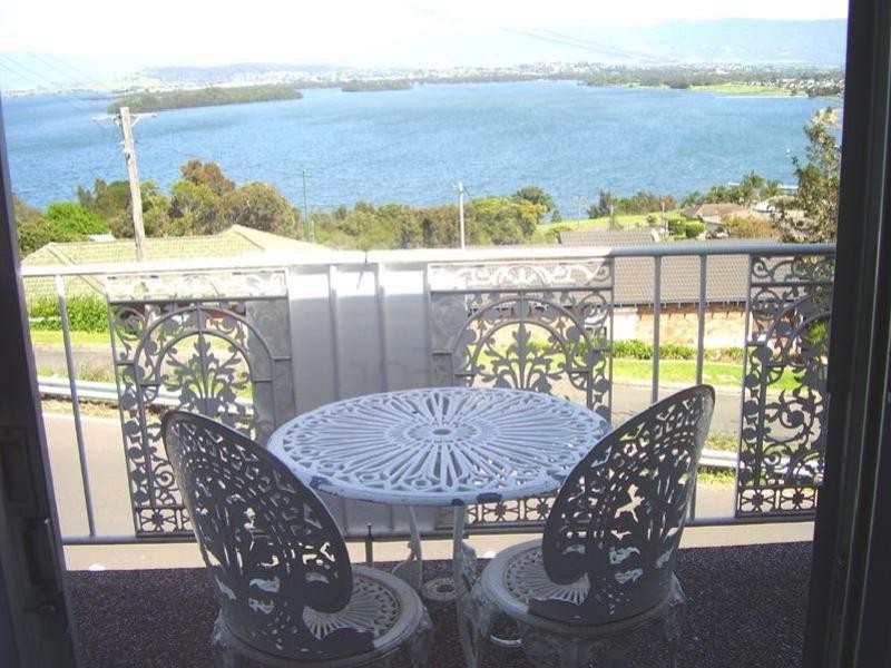 Lake Heights NSW 2502