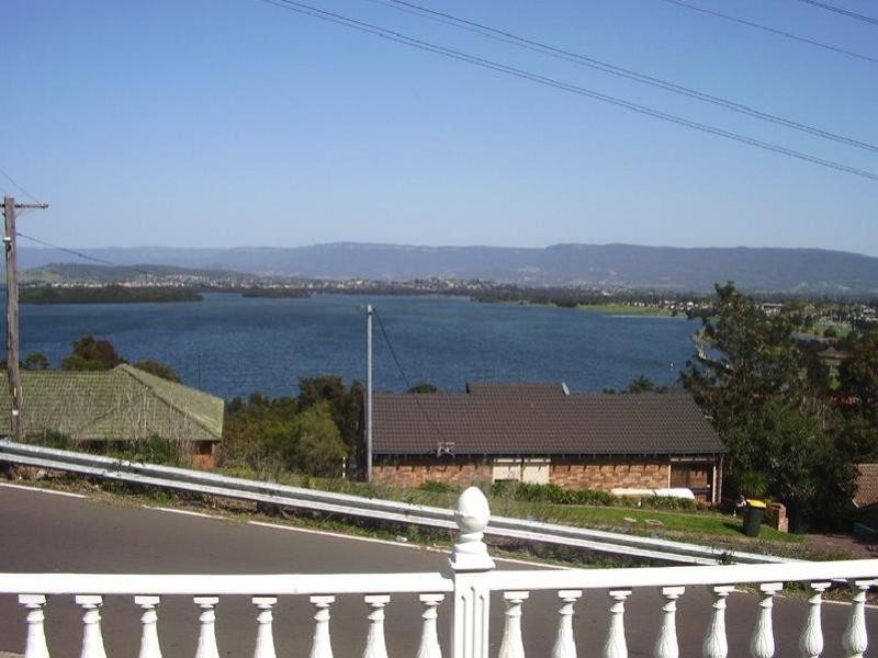 Lake Heights NSW 2502