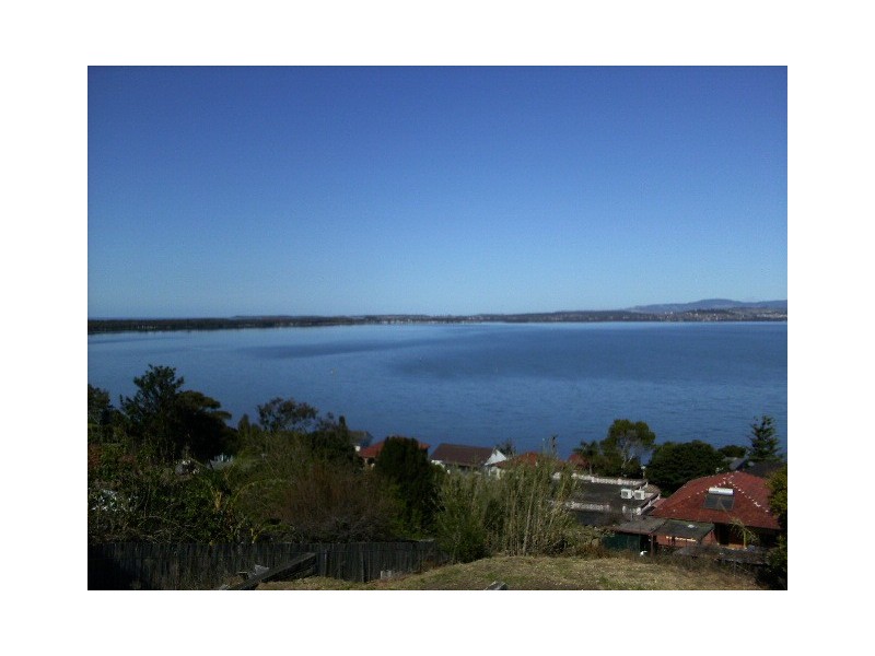 21 Hassan Street, Lake Heights NSW 2502