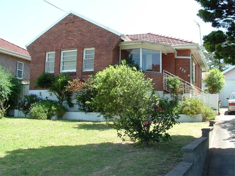 332 Northcliffe Drive, Lake Heights NSW 2502