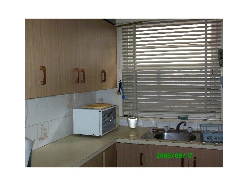 332 Northcliffe Drive, Lake Heights NSW 2502
