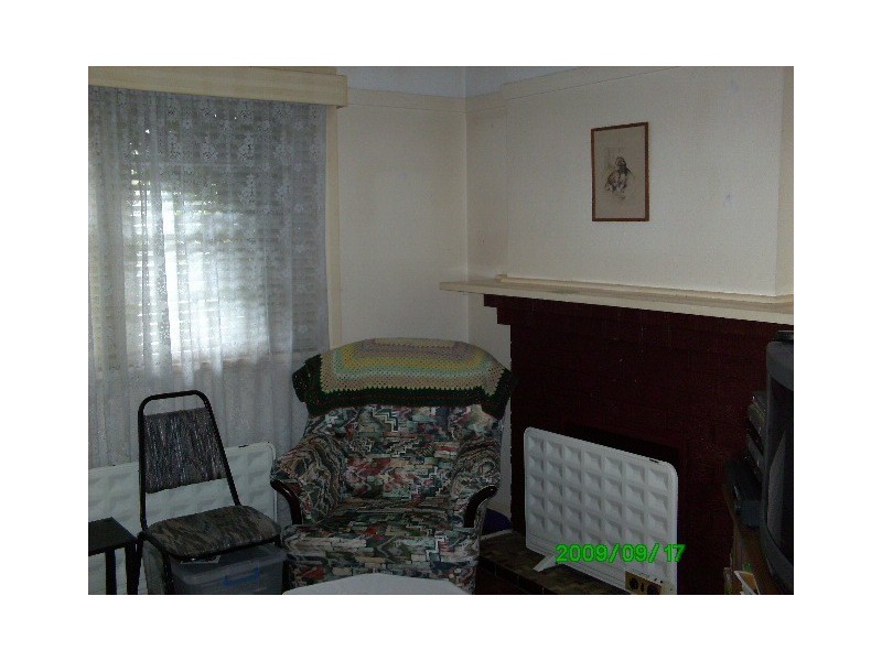 332 Northcliffe Drive, Lake Heights NSW 2502