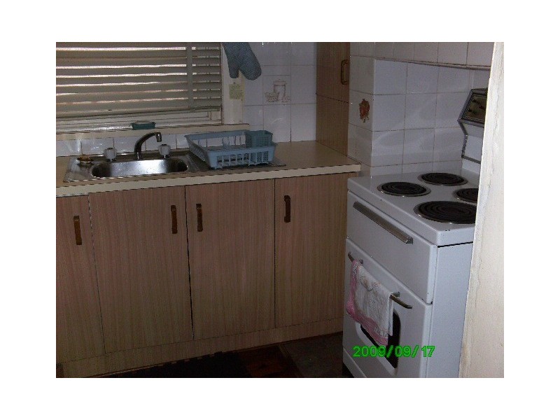 332 Northcliffe Drive, Lake Heights NSW 2502