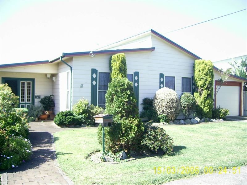 18 Boronia Avenue, Windang NSW 2528