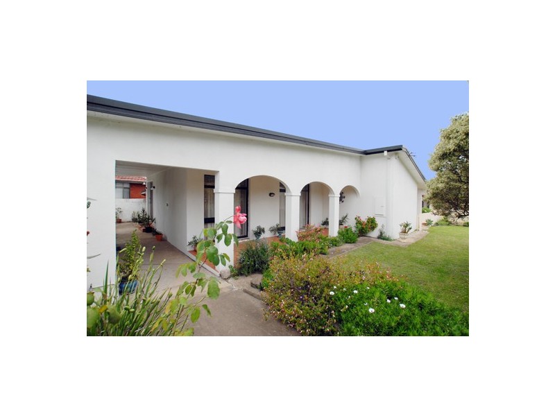 2 Jackson Avenue, Warrawong NSW 2502