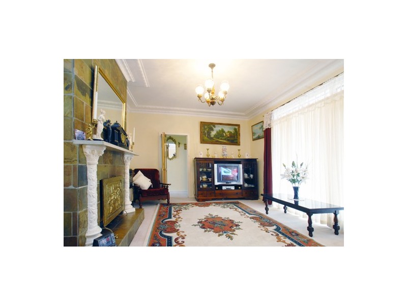 2 Jackson Avenue, Warrawong NSW 2502