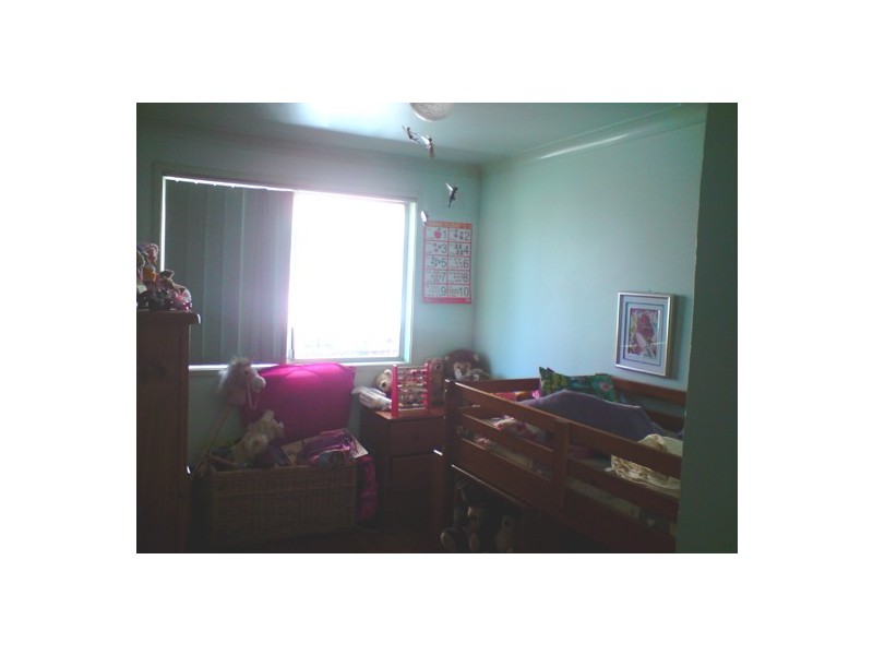 380 Northcliffe Drive, Lake Heights NSW 2502