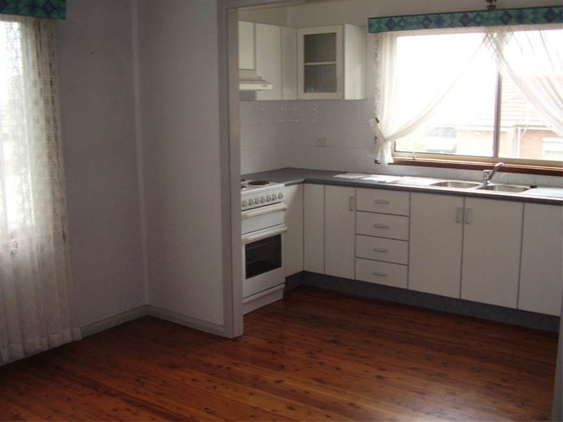 95 Denise Street, Lake Heights NSW 2502