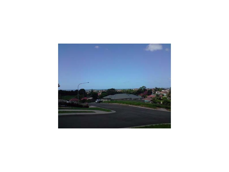 10 Hingston Close, Lake Heights NSW 2502