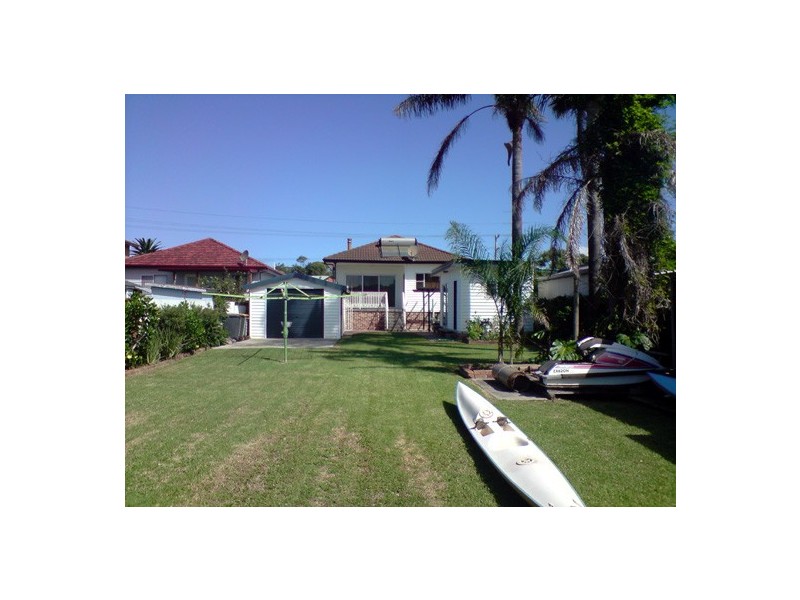 20 Lakeview Parade, Primbee NSW 2502