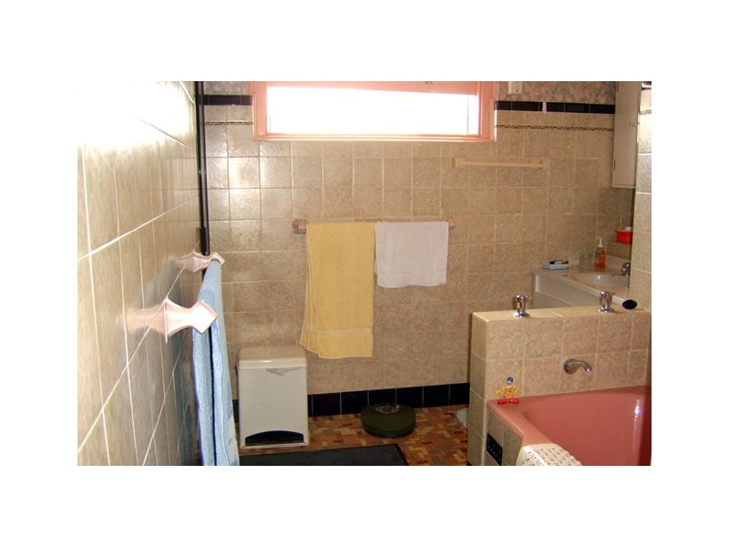 24 Vermont Road, Warrawong NSW 2502