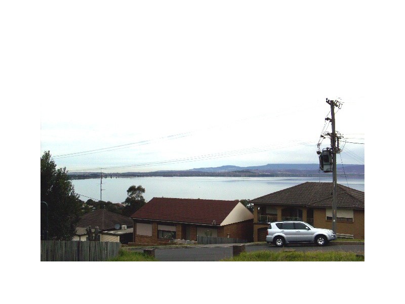 7 Buena Vista Avenue, Lake Heights NSW 2502