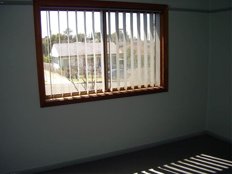 72 Ranchby Avenue, Lake Heights NSW 2502