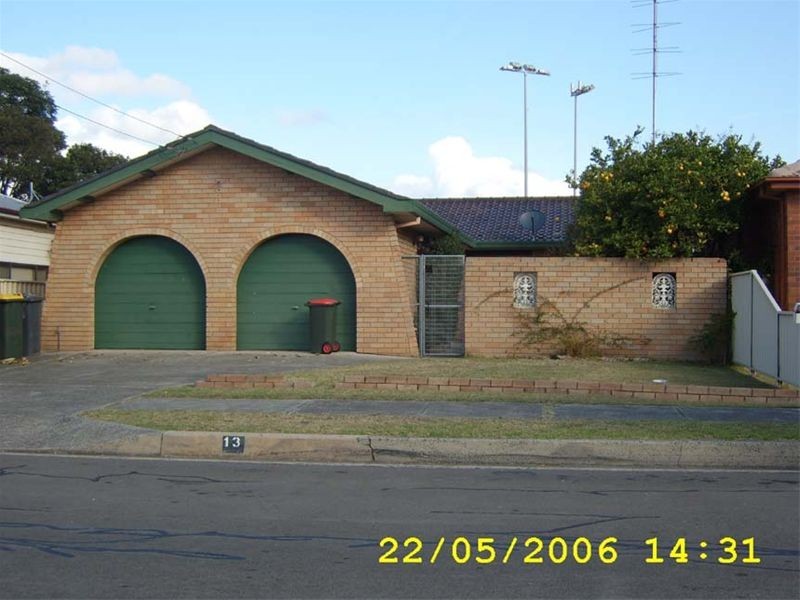 13 Cedar Avenue, Windang NSW 2528