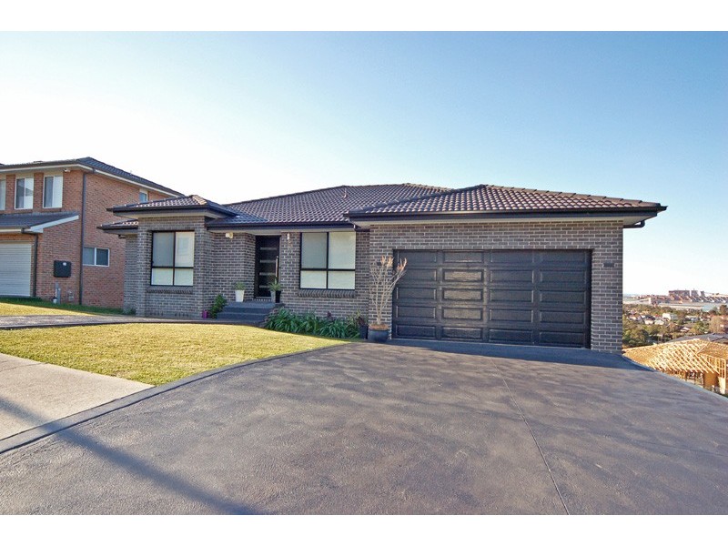 82 Whimbrel Avenue, Lake Heights NSW 2502