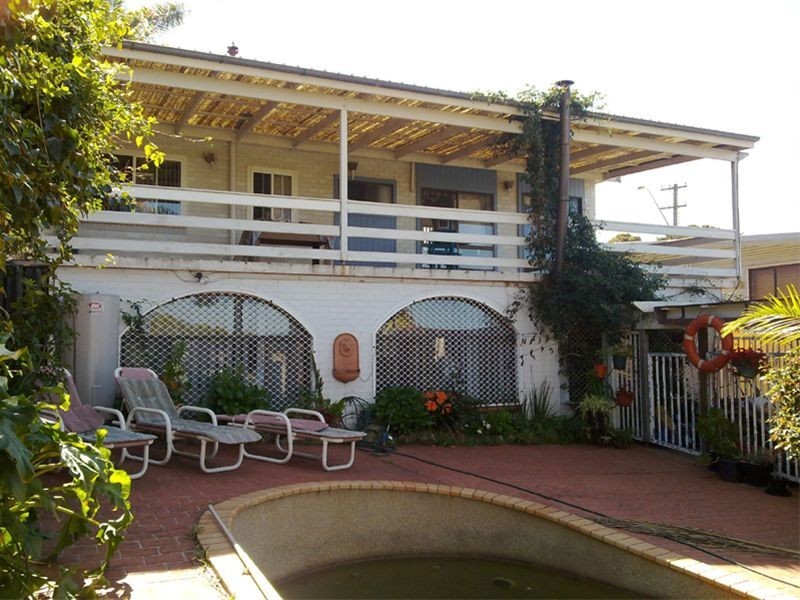 139 Northcliffe Drive, Lake Heights NSW 2502