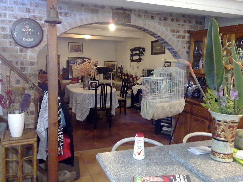 139 Northcliffe Drive, Lake Heights NSW 2502