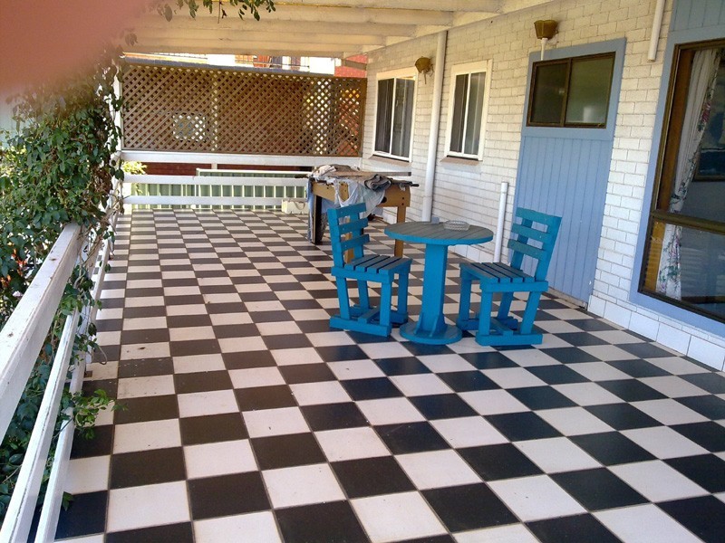 139 Northcliffe Drive, Lake Heights NSW 2502