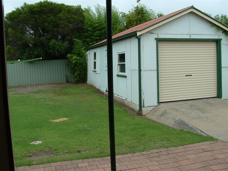 8 Abelia Street, Barrack Heights NSW 2528