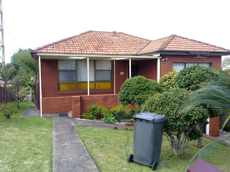 89 Weringa, Lake Heights NSW 2502