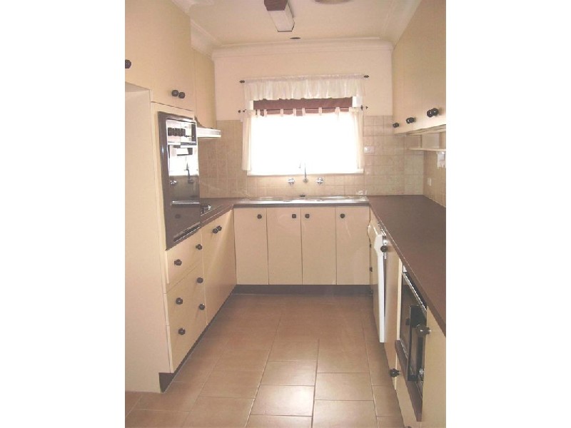 Lake Heights NSW 2502