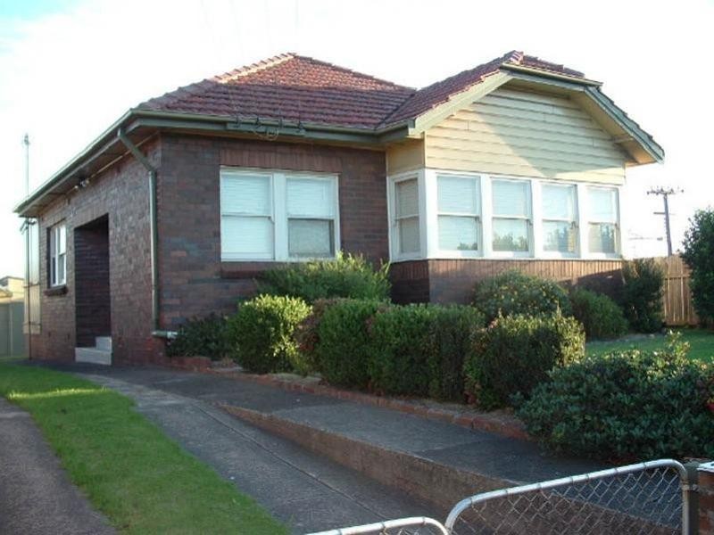 Lake Heights NSW 2502