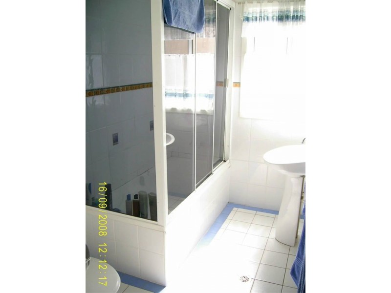 Lake Heights NSW 2502