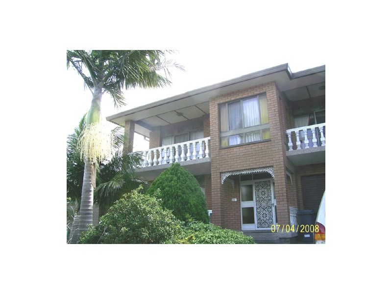 2/12  Pine Crescent, Coniston NSW 2500