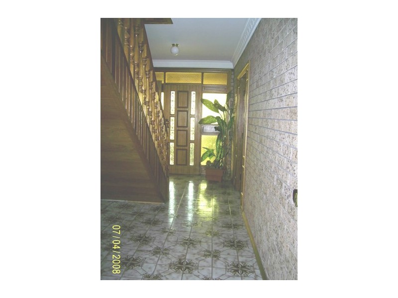 2/12  Pine Crescent, Coniston NSW 2500