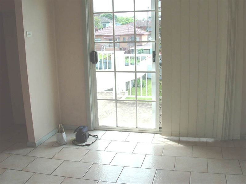 27 Lake Heights Road, Lake Heights NSW 2502