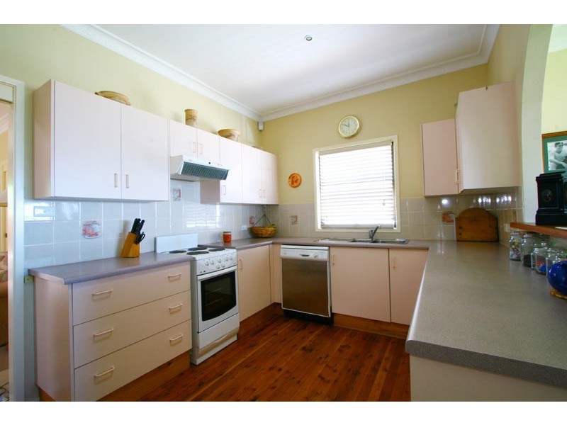 Lake Heights NSW 2502