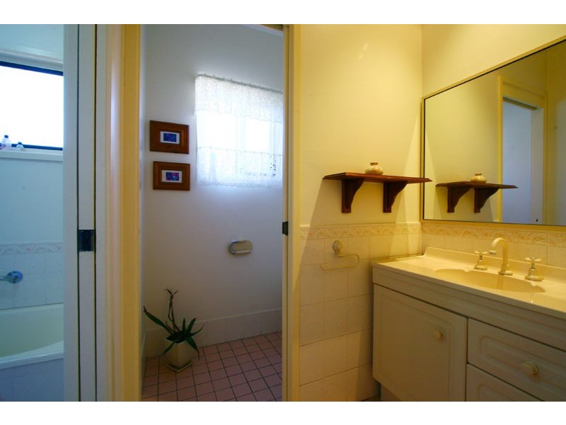 Lake Heights NSW 2502