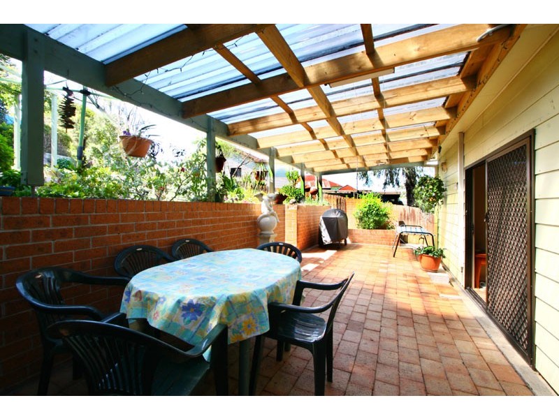 Lake Heights NSW 2502