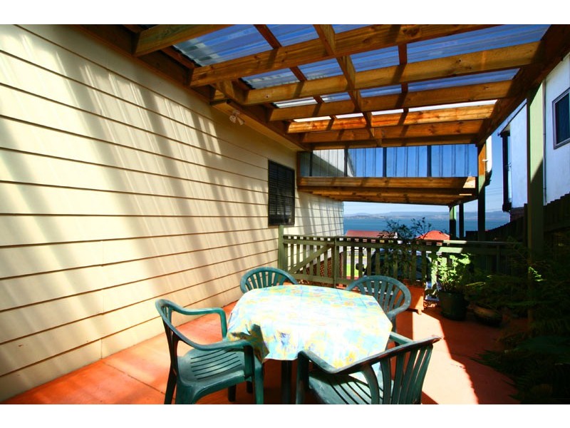 Lake Heights NSW 2502