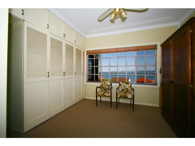 Lake Heights NSW 2502