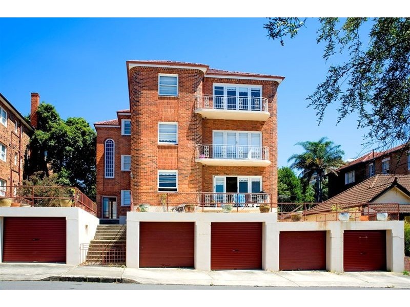 80 Coogee Bay Rd, Coogee NSW 2034