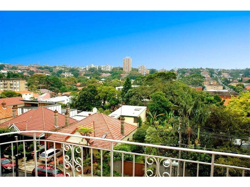 80 Coogee Bay Rd, Coogee NSW 2034