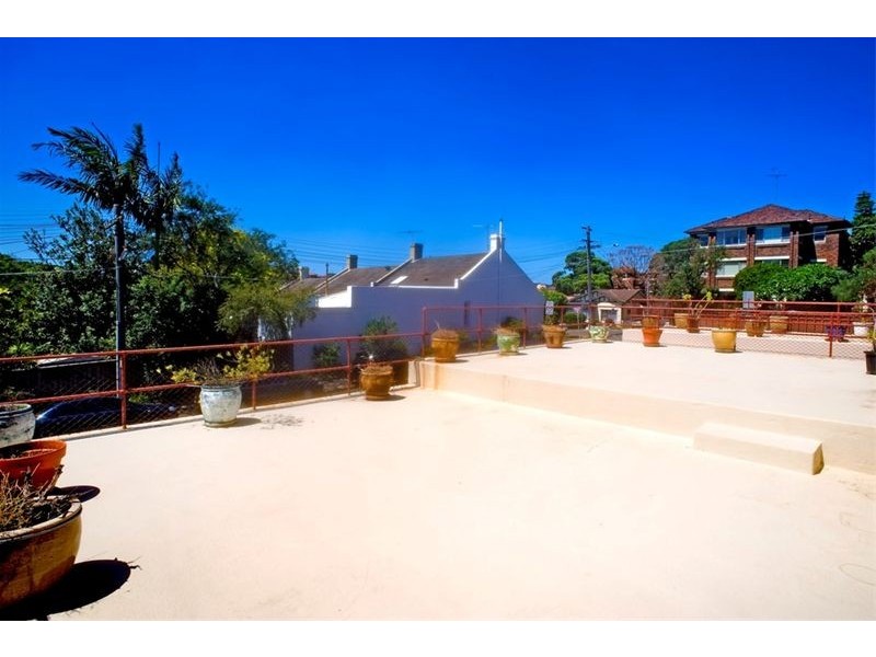 80 Coogee Bay Rd, Coogee NSW 2034
