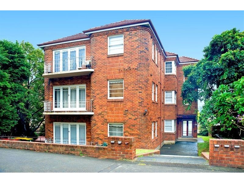 80 Coogee Bay Rd, Coogee NSW 2034