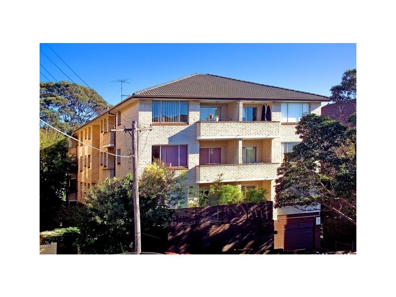 2/104 Mount St, Coogee NSW 2034