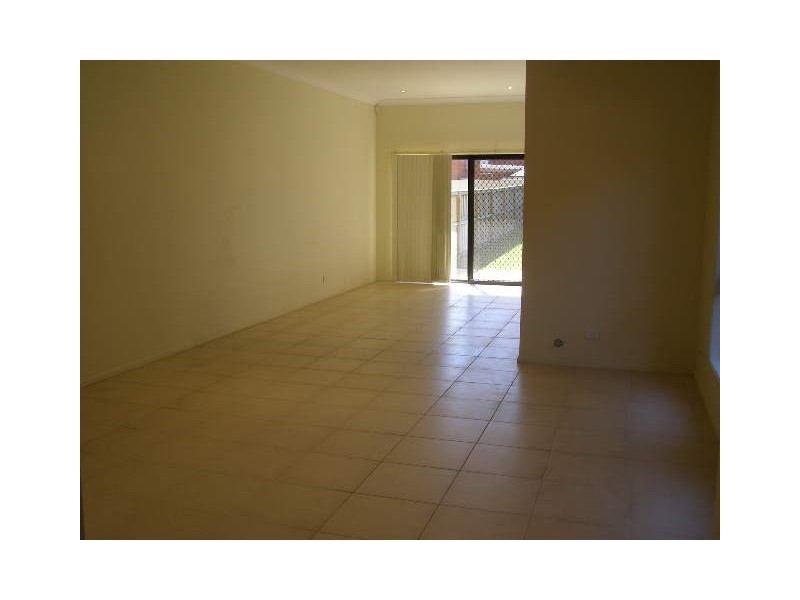 8a  Brisbane Street, Chifley NSW 2036