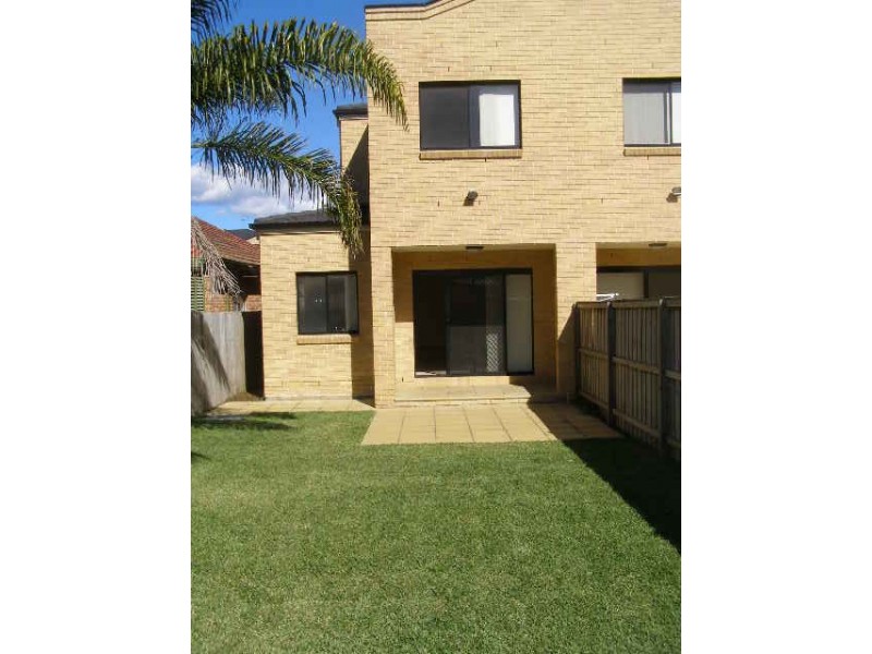 8a  Brisbane Street, Chifley NSW 2036