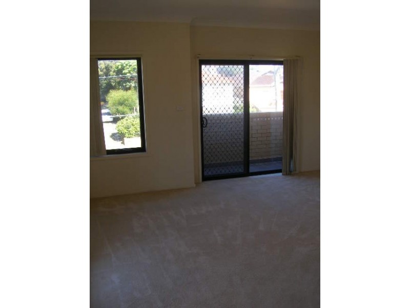 8a  Brisbane Street, Chifley NSW 2036