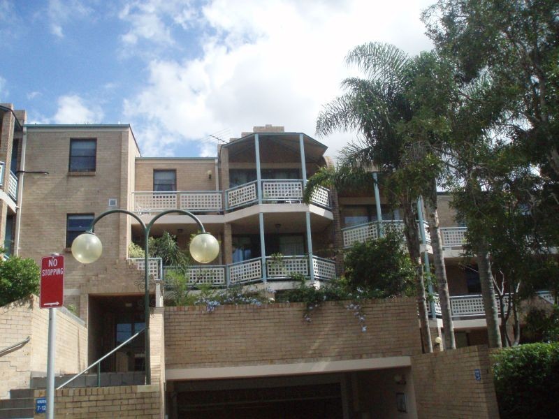 13/4 Edgecumbe Avenue, Coogee NSW 2034