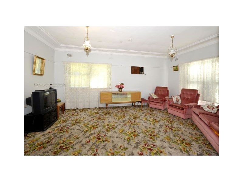 34 Carnegie Circuit, Chifley NSW 2036